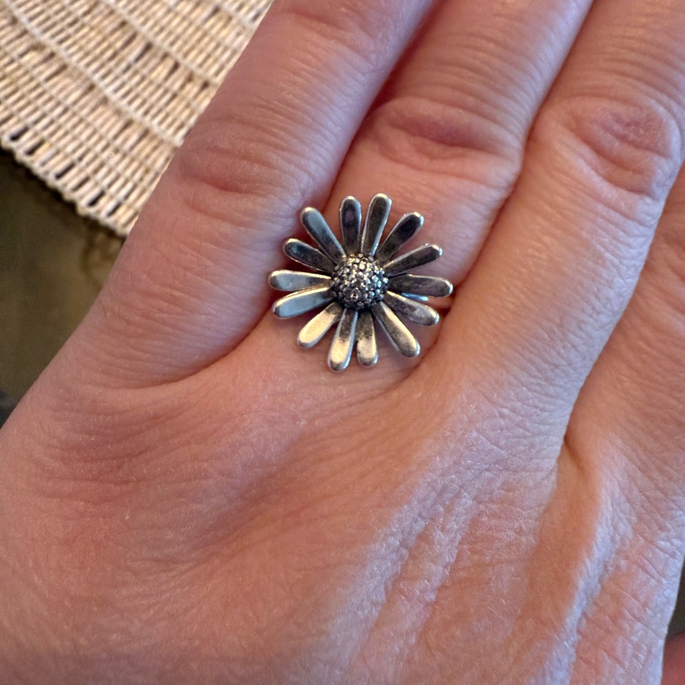 Pandora Silver Daisy Ring 198817C01-54 - Picture 3 of 3